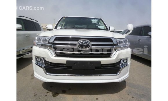 Buy Import Toyota Land Cruiser White Car in Import - Dubai in Belait Buy Import Toyota Land Cruiser White Car in Import - Dubai in Belait