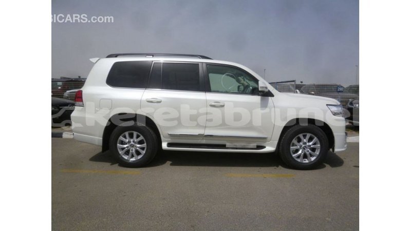 Big with watermark toyota land cruiser belait import dubai 2703