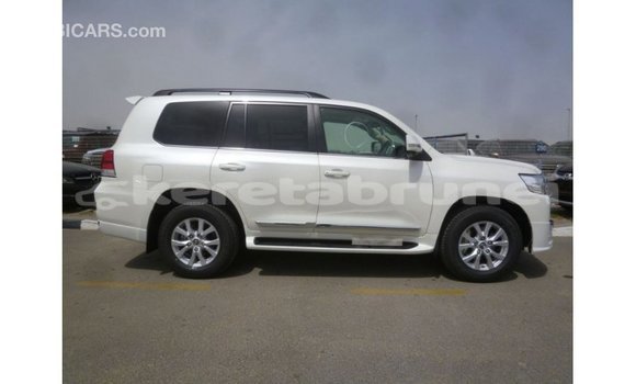 Buy Import Toyota Land Cruiser White Car in Import - Dubai in Belait Buy Import Toyota Land Cruiser White Car in Import - Dubai in Belait