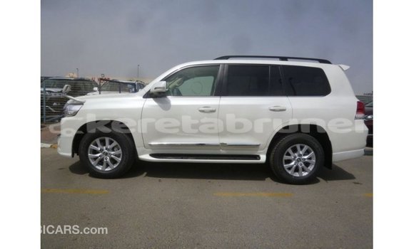 Buy Import Toyota Land Cruiser White Car in Import - Dubai in Belait Buy Import Toyota Land Cruiser White Car in Import - Dubai in Belait
