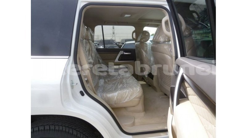 Big with watermark toyota land cruiser belait import dubai 2703