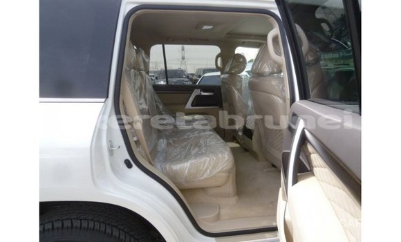 Buy Import Toyota Land Cruiser White Car in Import - Dubai in Belait Buy Import Toyota Land Cruiser White Car in Import - Dubai in Belait