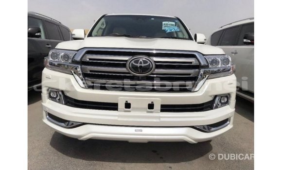 Buy Import Toyota Land Cruiser White Car in Import - Dubai in Belait Buy Import Toyota Land Cruiser White Car in Import - Dubai in Belait