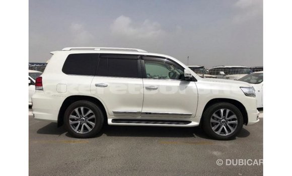 Buy Import Toyota Land Cruiser White Car in Import - Dubai in Belait Buy Import Toyota Land Cruiser White Car in Import - Dubai in Belait