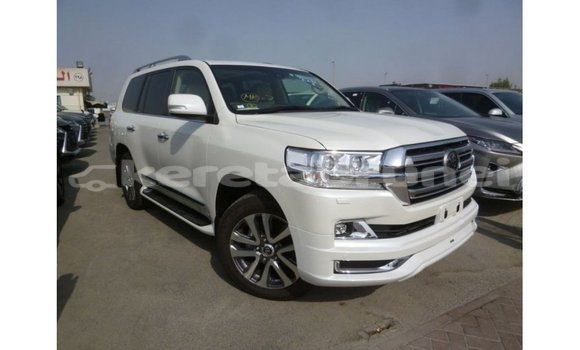 Buy Import Toyota Land Cruiser White Car in Import - Dubai in Belait Buy Import Toyota Land Cruiser White Car in Import - Dubai in Belait