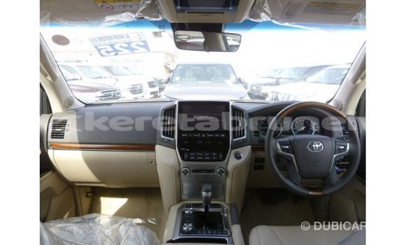 Buy Import Toyota Land Cruiser White Car in Import - Dubai in Belait Buy Import Toyota Land Cruiser White Car in Import - Dubai in Belait