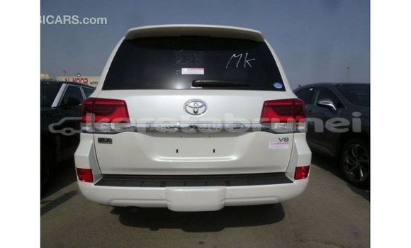 Buy Import Toyota Land Cruiser White Car in Import - Dubai in Belait Buy Import Toyota Land Cruiser White Car in Import - Dubai in Belait
