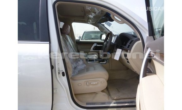 Buy Import Toyota Land Cruiser White Car in Import - Dubai in Belait Buy Import Toyota Land Cruiser White Car in Import - Dubai in Belait