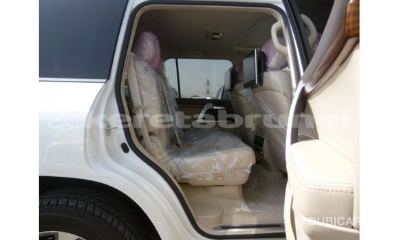 Buy Import Toyota Land Cruiser White Car in Import - Dubai in Belait Buy Import Toyota Land Cruiser White Car in Import - Dubai in Belait