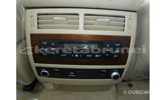 Buy Import Toyota Land Cruiser White Car in Import - Dubai in Belait Buy Import Toyota Land Cruiser White Car in Import - Dubai in Belait