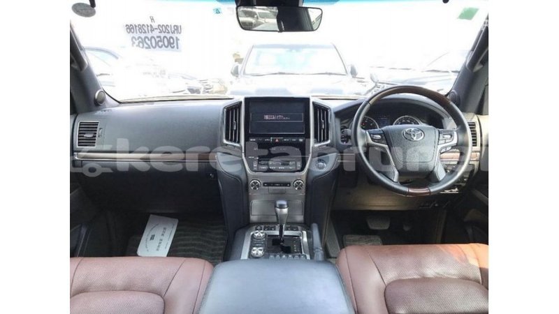 Big with watermark toyota land cruiser belait import dubai 2714