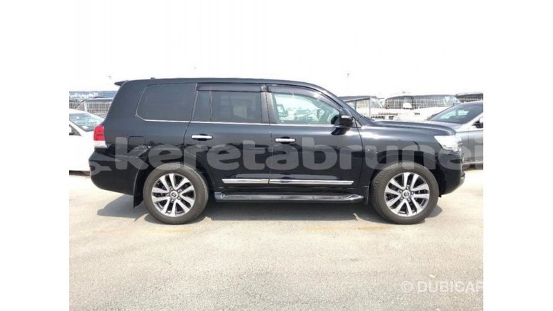 Big with watermark toyota land cruiser belait import dubai 2714