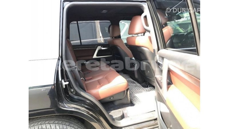 Big with watermark toyota land cruiser belait import dubai 2714