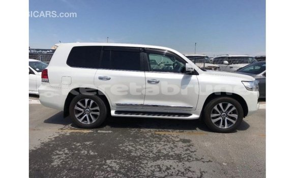 Buy Import Toyota Land Cruiser White Car in Import - Dubai in Belait Buy Import Toyota Land Cruiser White Car in Import - Dubai in Belait