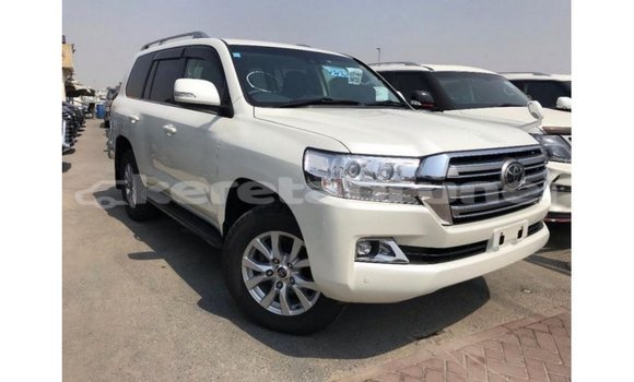 Buy Import Toyota Land Cruiser White Car in Import - Dubai in Belait Buy Import Toyota Land Cruiser White Car in Import - Dubai in Belait