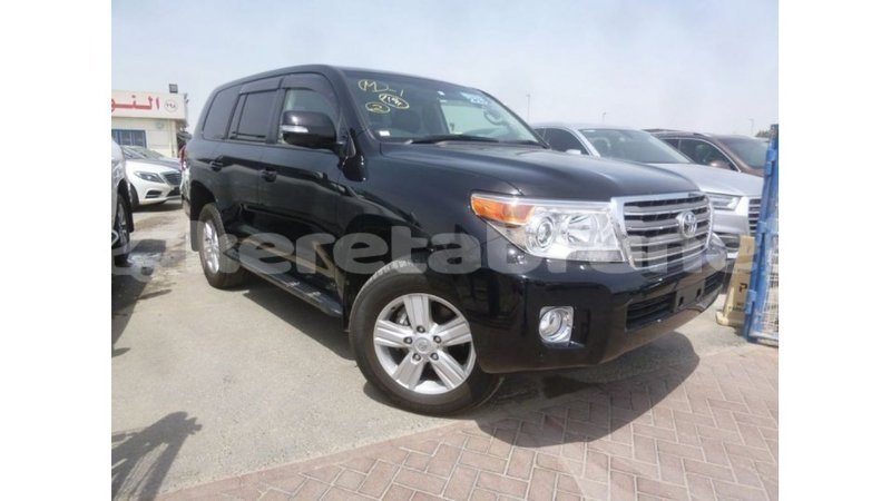 Big with watermark toyota land cruiser belait import dubai 2718
