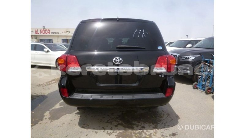 Big with watermark toyota land cruiser belait import dubai 2718