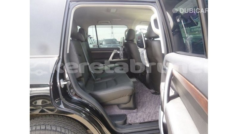 Big with watermark toyota land cruiser belait import dubai 2718