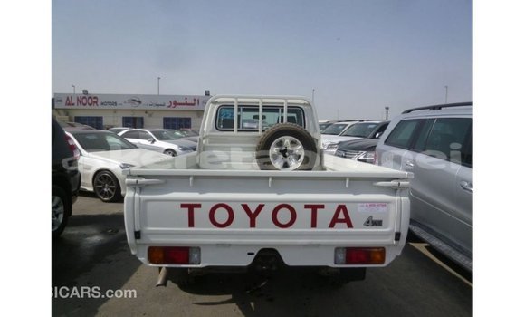Buy Import Toyota Land Cruiser White Car in Import - Dubai in Belait Buy Import Toyota Land Cruiser White Car in Import - Dubai in Belait