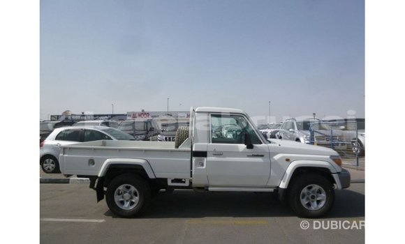 Buy Import Toyota Land Cruiser White Car in Import - Dubai in Belait Buy Import Toyota Land Cruiser White Car in Import - Dubai in Belait