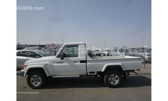 Buy Import Toyota Land Cruiser White Car in Import - Dubai in Belait Buy Import Toyota Land Cruiser White Car in Import - Dubai in Belait