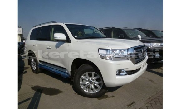 Buy Import Toyota Land Cruiser White Car in Import - Dubai in Belait Buy Import Toyota Land Cruiser White Car in Import - Dubai in Belait