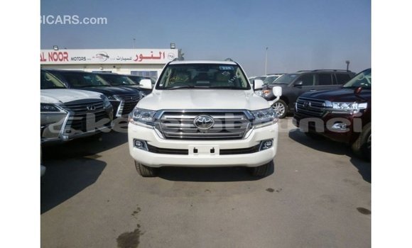 Buy Import Toyota Land Cruiser White Car in Import - Dubai in Belait Buy Import Toyota Land Cruiser White Car in Import - Dubai in Belait