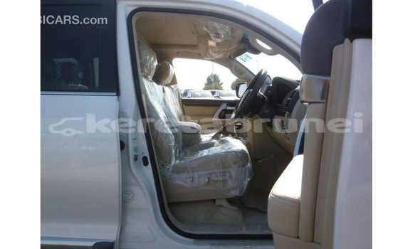 Buy Import Toyota Land Cruiser White Car in Import - Dubai in Belait Buy Import Toyota Land Cruiser White Car in Import - Dubai in Belait