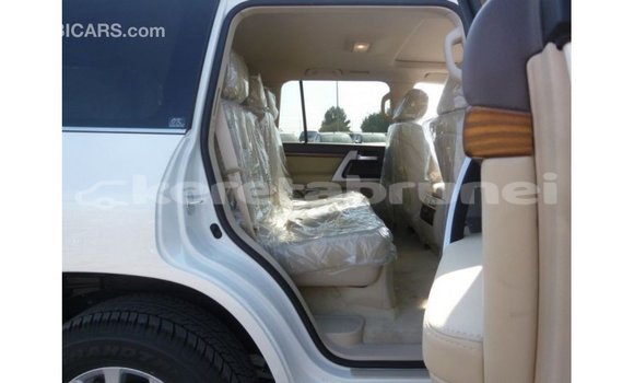 Buy Import Toyota Land Cruiser White Car in Import - Dubai in Belait Buy Import Toyota Land Cruiser White Car in Import - Dubai in Belait