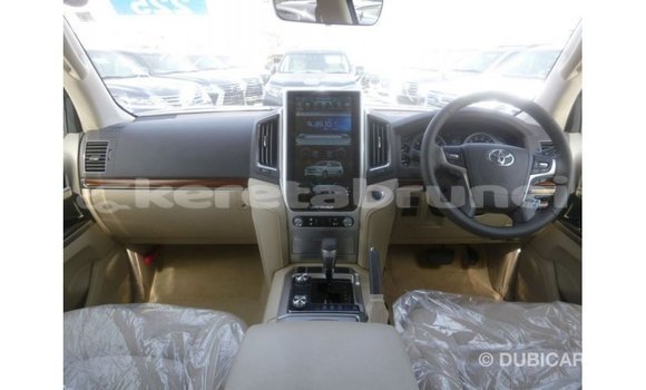 Buy Import Toyota Land Cruiser White Car in Import - Dubai in Belait Buy Import Toyota Land Cruiser White Car in Import - Dubai in Belait
