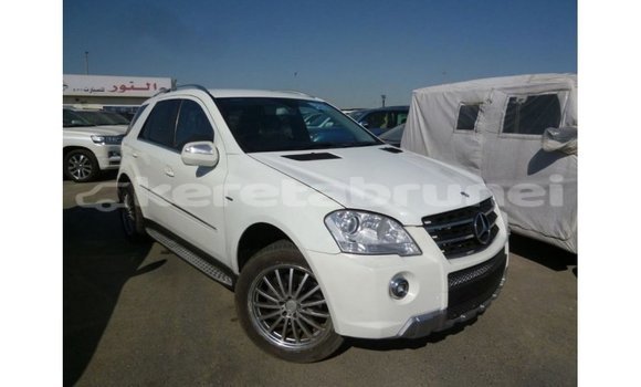 Buy Import Mercedes-Benz 190 White Car in Import - Dubai in Belait Buy Import Mercedes-Benz 190 White Car in Import - Dubai in Belait
