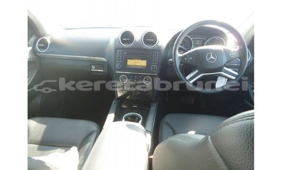Buy Import Mercedes-Benz 190 White Car in Import - Dubai in Belait Buy Import Mercedes-Benz 190 White Car in Import - Dubai in Belait
