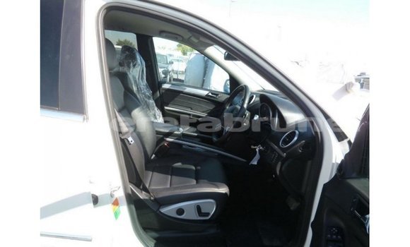 Buy Import Mercedes-Benz 190 White Car in Import - Dubai in Belait Buy Import Mercedes-Benz 190 White Car in Import - Dubai in Belait