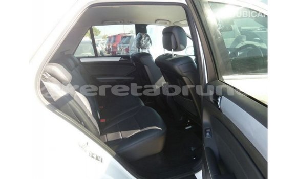 Buy Import Mercedes-Benz 190 White Car in Import - Dubai in Belait Buy Import Mercedes-Benz 190 White Car in Import - Dubai in Belait