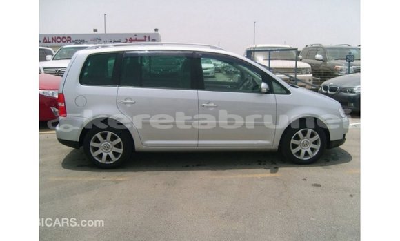 Buy Import Volkswagen Touran Other Car in Import - Dubai in Belait Buy Import Volkswagen Touran Other Car in Import - Dubai in Belait