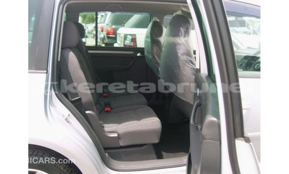 Buy Import Volkswagen Touran Other Car in Import - Dubai in Belait Buy Import Volkswagen Touran Other Car in Import - Dubai in Belait