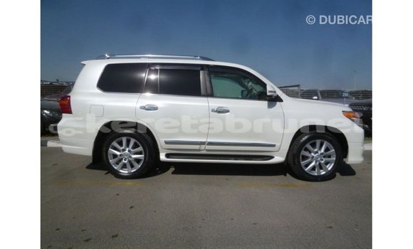 Buy Import Toyota Land Cruiser White Car in Import - Dubai in Belait Buy Import Toyota Land Cruiser White Car in Import - Dubai in Belait