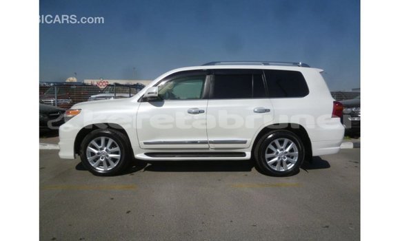 Buy Import Toyota Land Cruiser White Car in Import - Dubai in Belait Buy Import Toyota Land Cruiser White Car in Import - Dubai in Belait