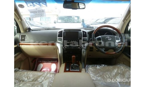 Buy Import Toyota Land Cruiser White Car in Import - Dubai in Belait Buy Import Toyota Land Cruiser White Car in Import - Dubai in Belait