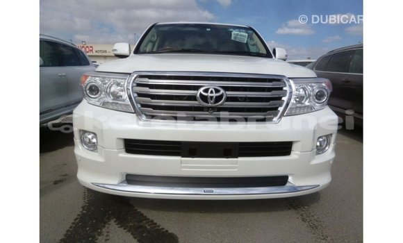Buy Import Toyota Land Cruiser White Car in Import - Dubai in Belait Buy Import Toyota Land Cruiser White Car in Import - Dubai in Belait