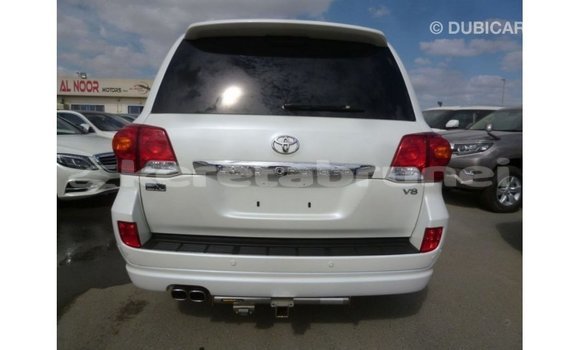 Buy Import Toyota Land Cruiser White Car in Import - Dubai in Belait Buy Import Toyota Land Cruiser White Car in Import - Dubai in Belait