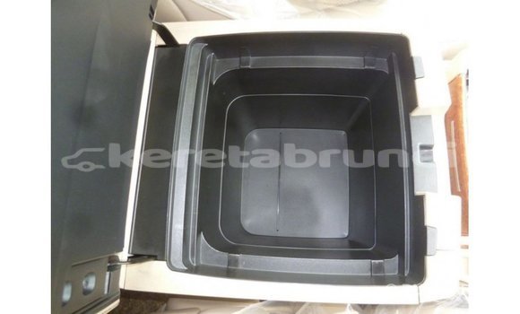 Buy Import Toyota Land Cruiser White Car in Import - Dubai in Belait Buy Import Toyota Land Cruiser White Car in Import - Dubai in Belait