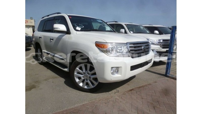 Big with watermark toyota land cruiser belait import dubai 2742