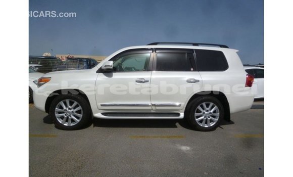 Buy Import Toyota Land Cruiser White Car in Import - Dubai in Belait Buy Import Toyota Land Cruiser White Car in Import - Dubai in Belait