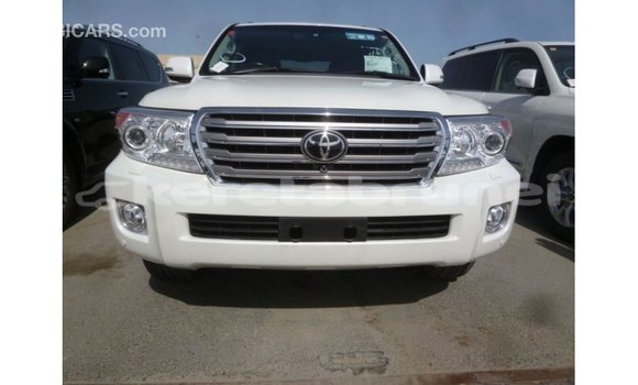 Buy Import Toyota Land Cruiser White Car in Import - Dubai in Belait Buy Import Toyota Land Cruiser White Car in Import - Dubai in Belait
