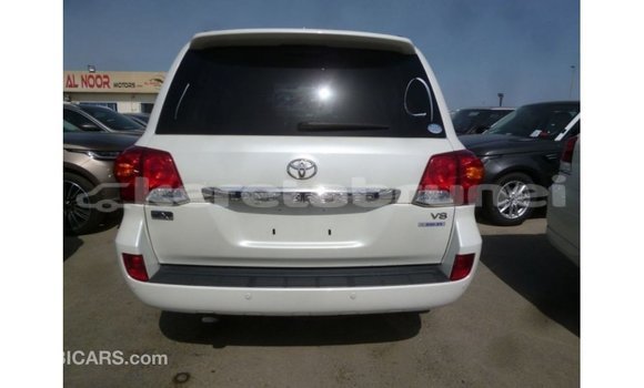 Buy Import Toyota Land Cruiser White Car in Import - Dubai in Belait Buy Import Toyota Land Cruiser White Car in Import - Dubai in Belait