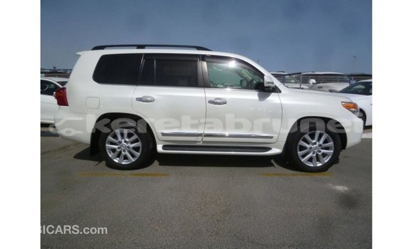 Buy Import Toyota Land Cruiser White Car in Import - Dubai in Belait Buy Import Toyota Land Cruiser White Car in Import - Dubai in Belait
