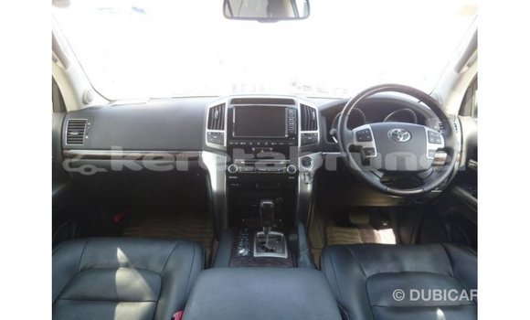 Buy Import Toyota Land Cruiser White Car in Import - Dubai in Belait Buy Import Toyota Land Cruiser White Car in Import - Dubai in Belait