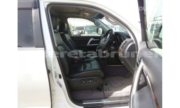Buy Import Toyota Land Cruiser White Car in Import - Dubai in Belait Buy Import Toyota Land Cruiser White Car in Import - Dubai in Belait