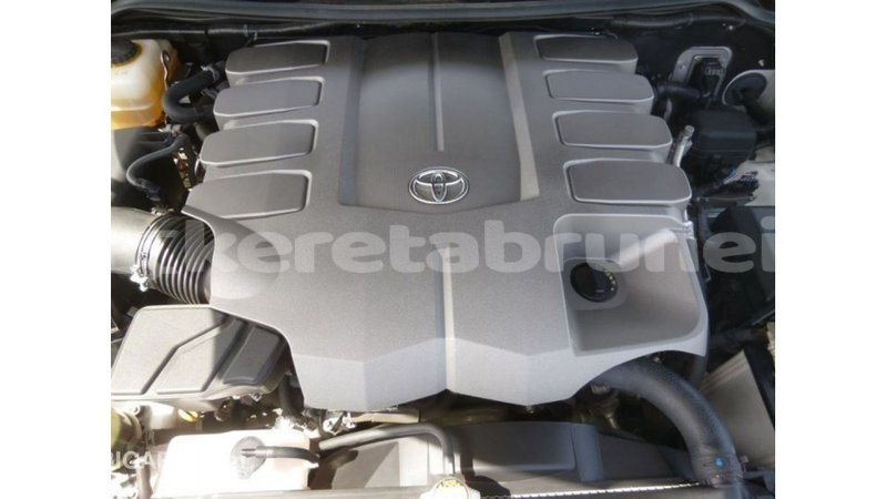 Big with watermark toyota land cruiser belait import dubai 2742
